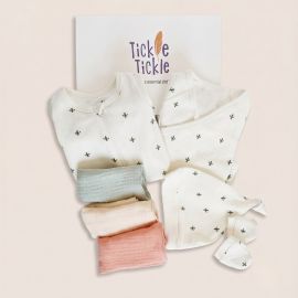 Spikey Big Essential organic baby gift hamper 0-9 Months