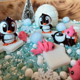 A Penguin's Paradise - Pour & Play